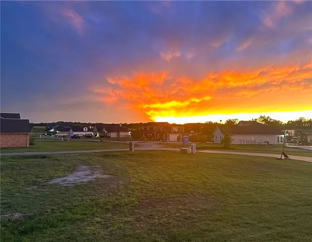 $684,900 | 921 Azalea Drive, Franklin, TX 77856