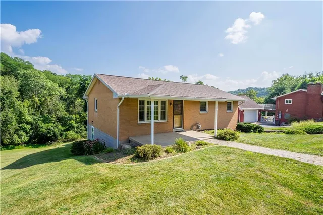$259,900 | 872 Pleasant Hl Drive, Washington, PA 15301