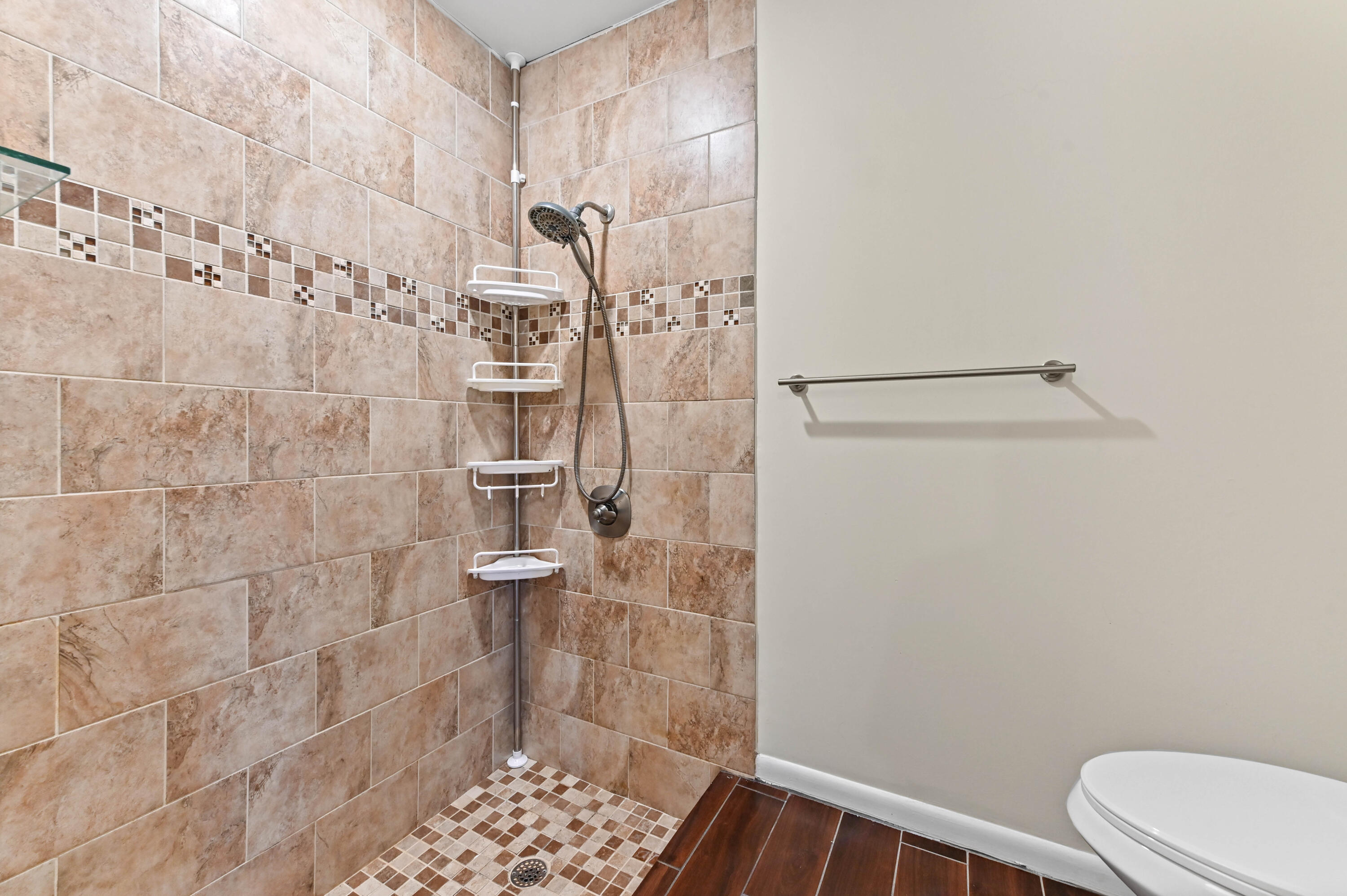 603 Laurel Road North Palm Beach, FL 33408 - Photo 11 of 45 27 bathroom 01