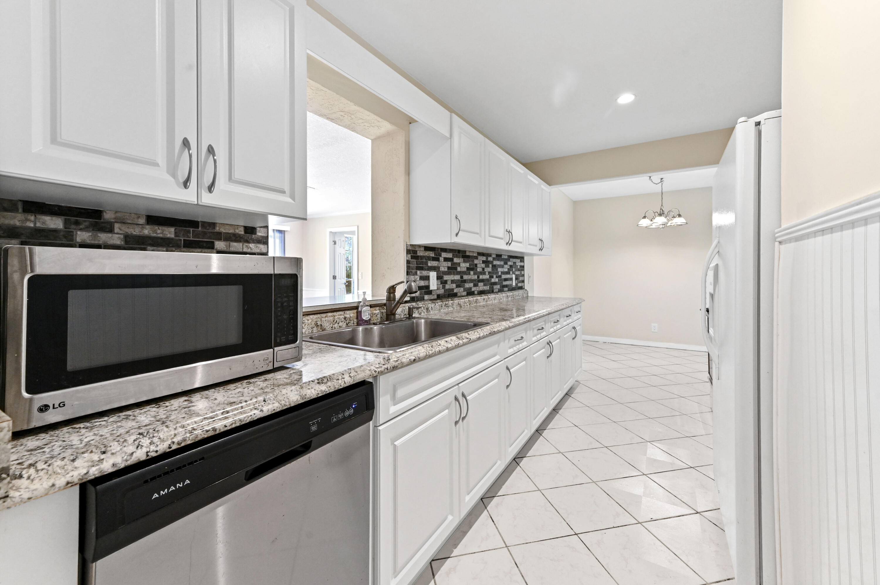 603 Laurel Road North Palm Beach, FL 33408 - Photo 15 of 45 10 kitchen 02