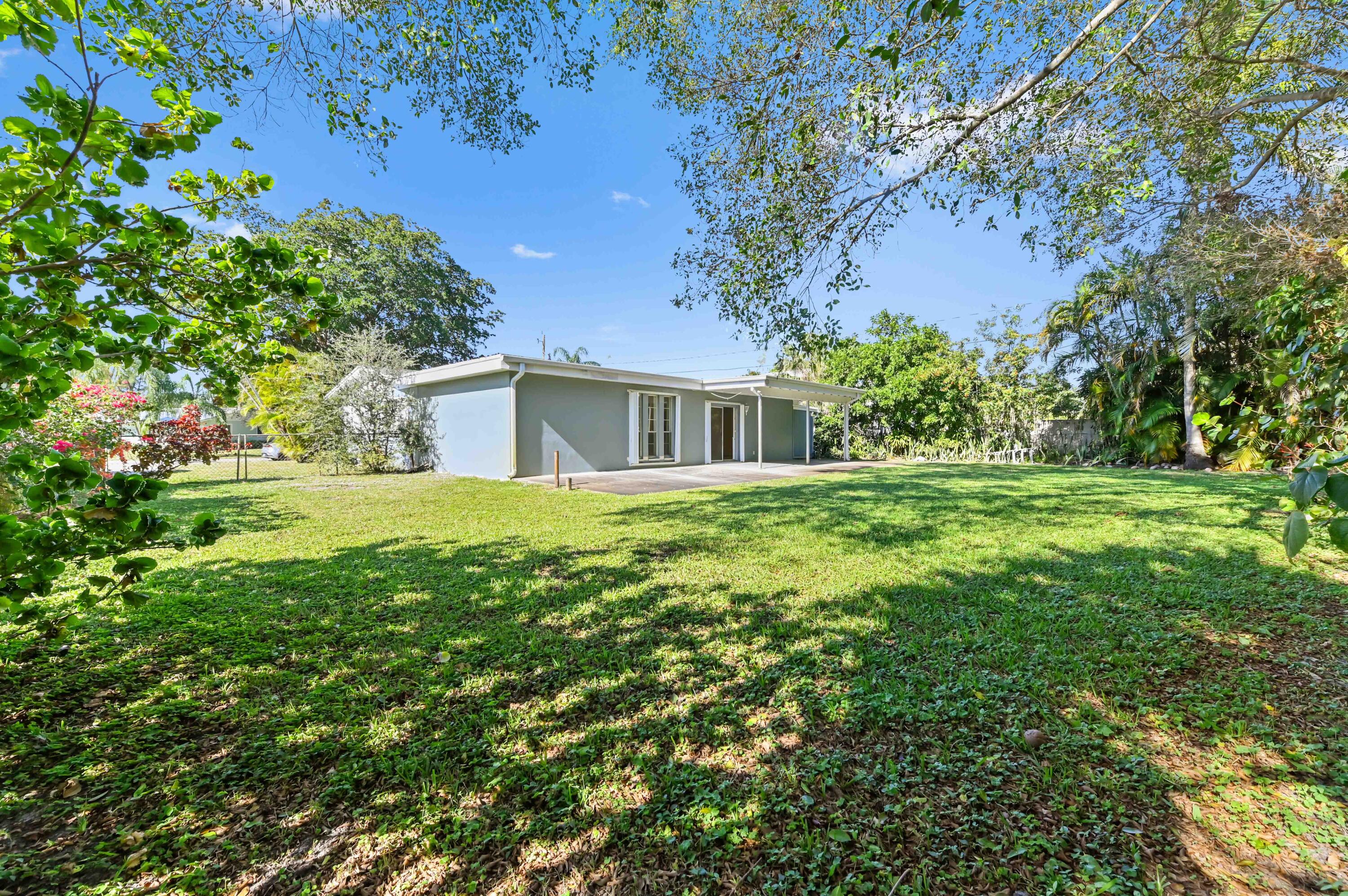603 Laurel Road North Palm Beach, FL 33408 - Photo 37 of 45 31 Rear 03