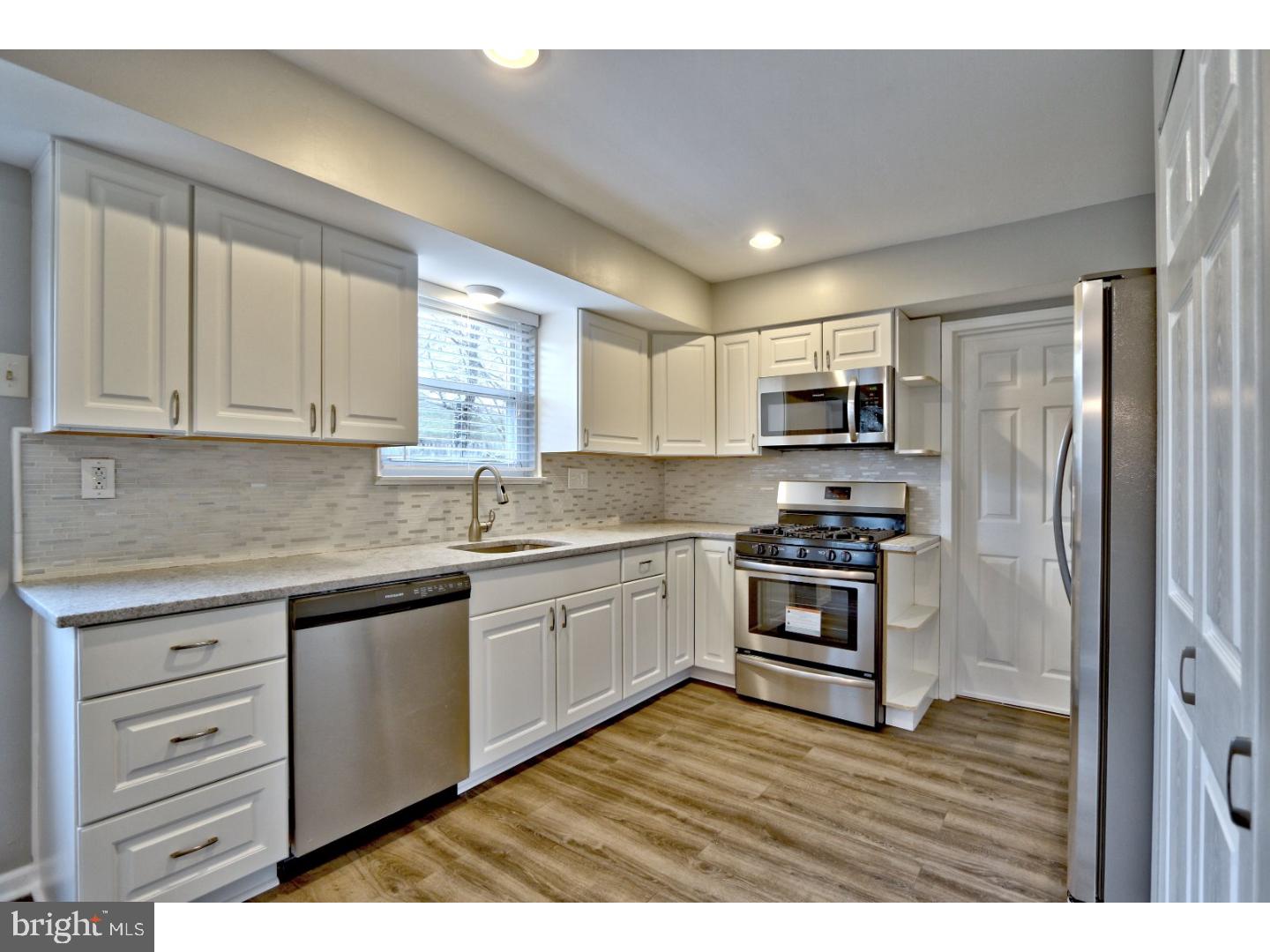 128 Oakmont Road Clementon, NJ 08021 - Photo 9 of 25 Gallery Image 9