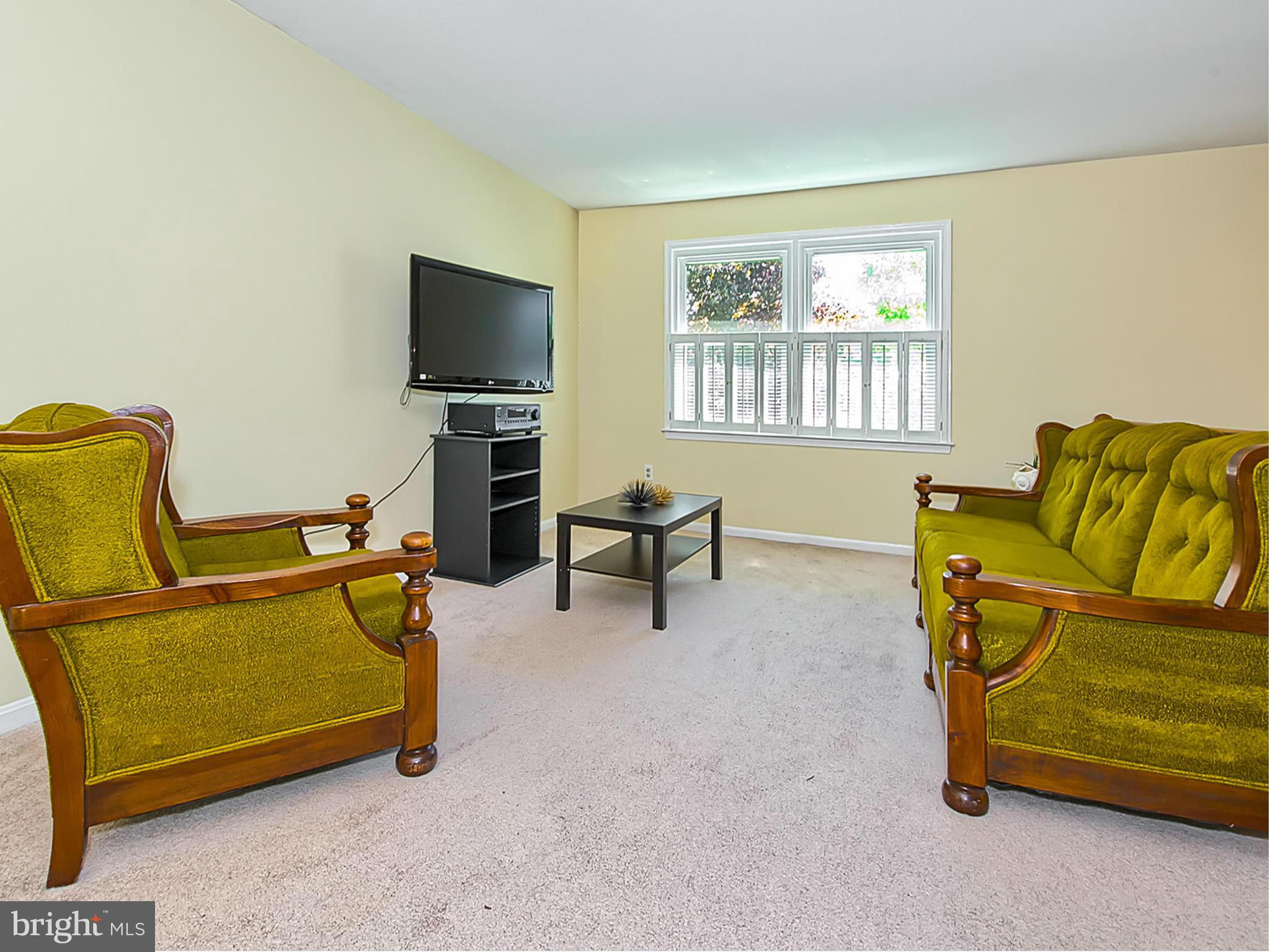 262 North Cranberry Road Westminster, MD 21157 - Photo 2 of 29 Living Room