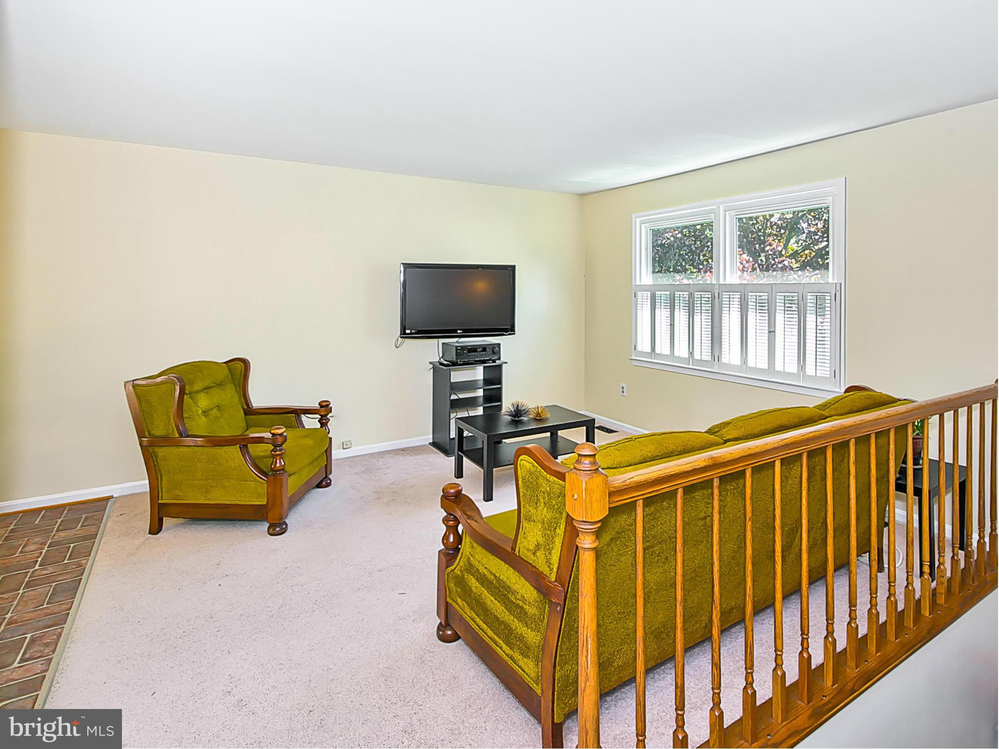262 North Cranberry Road Westminster, MD 21157 - Photo 4 of 29 Living Room