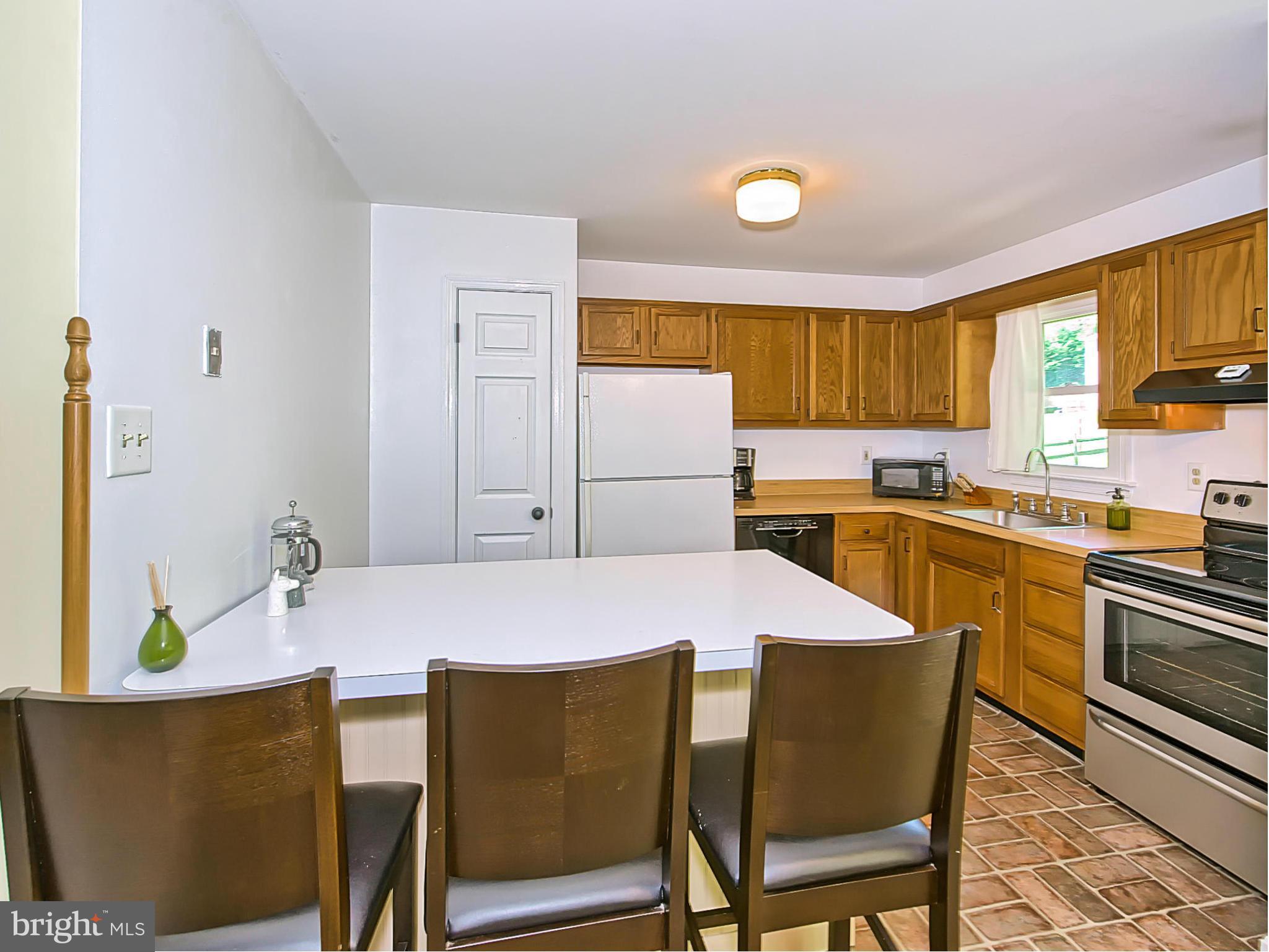 262 North Cranberry Road Westminster, MD 21157 - Photo 7 of 29 Kitchen/breakfast bar