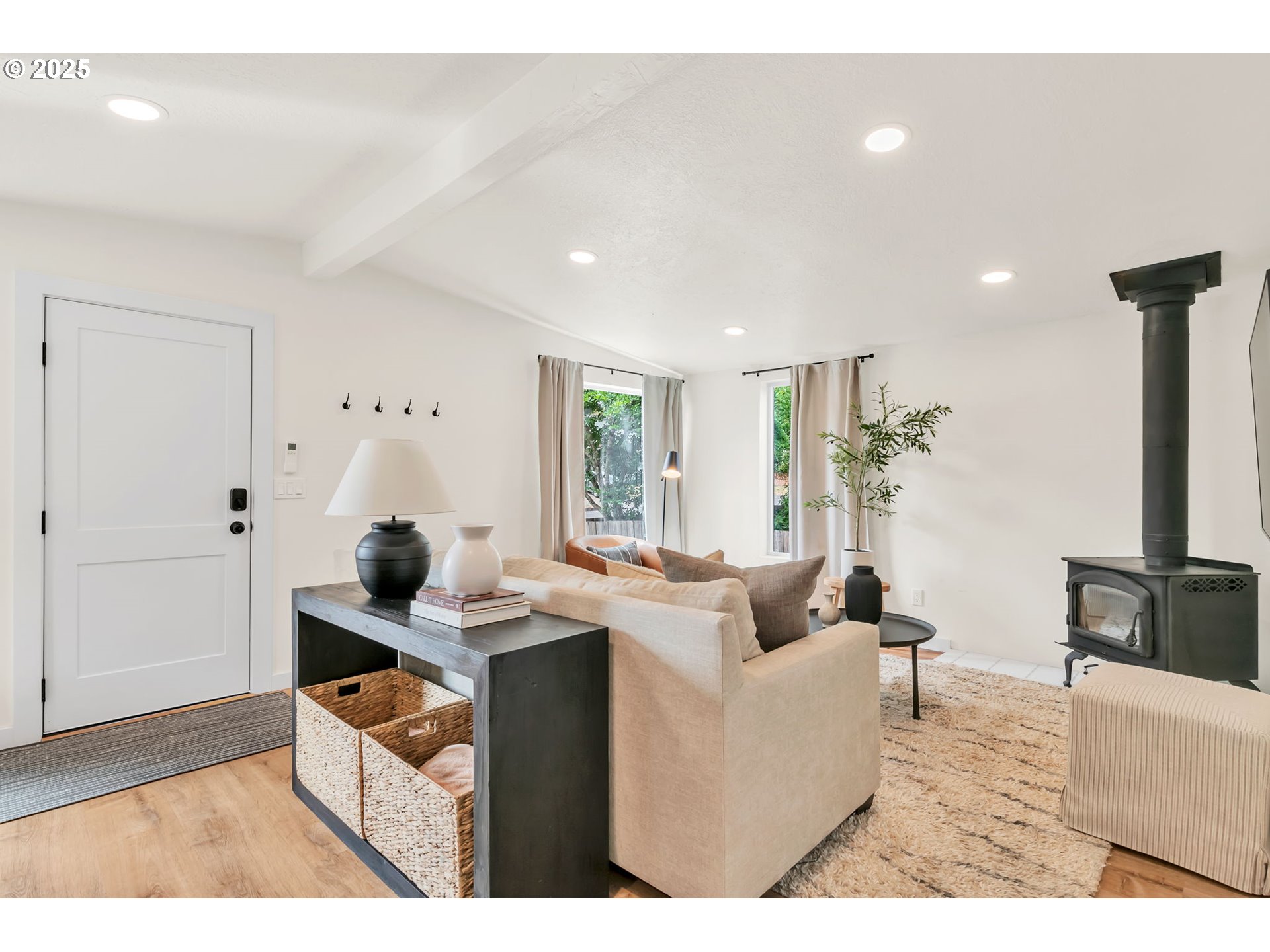 428 West Centennial Boulevard Springfield, OR 97477 - Photo 5 of 38