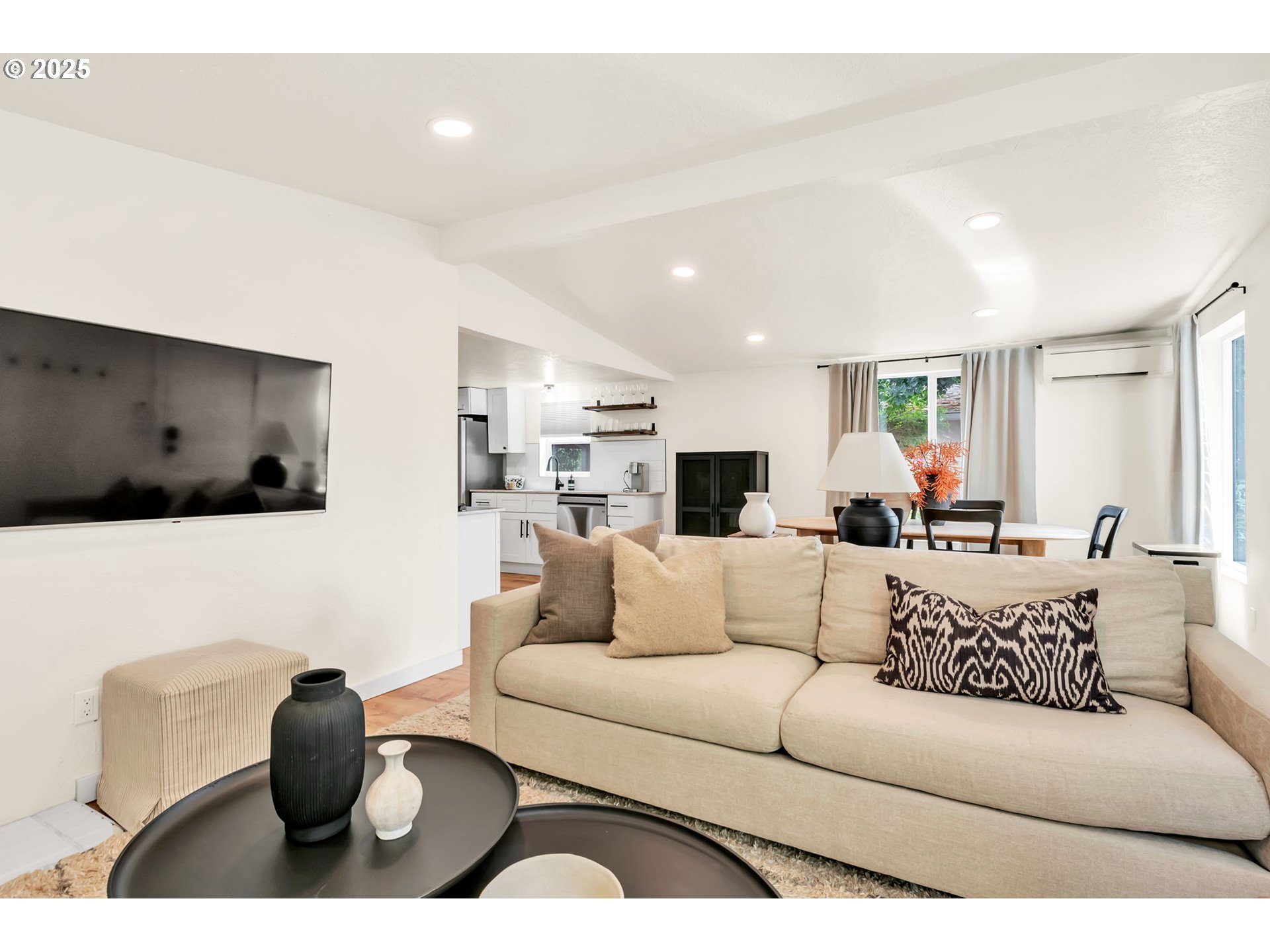 428 West Centennial Boulevard Springfield, OR 97477 - Photo 7 of 38