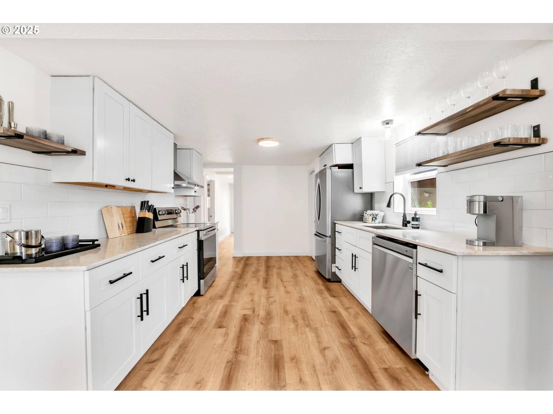 428 West Centennial Boulevard Springfield, OR 97477 - Photo 10 of 38