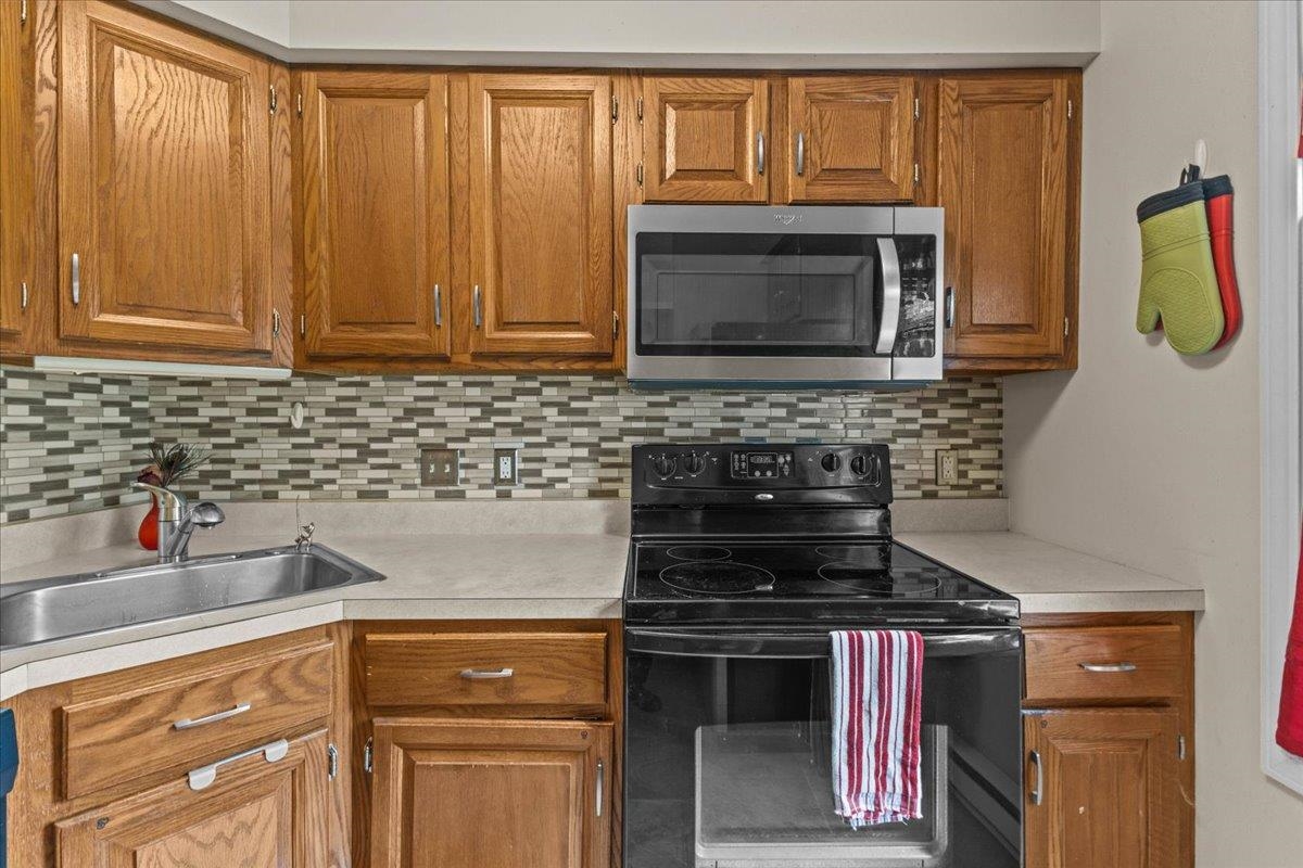 35 Brickyard Road, Unit 13 Essex, VT 05452 - Photo 6 of 37