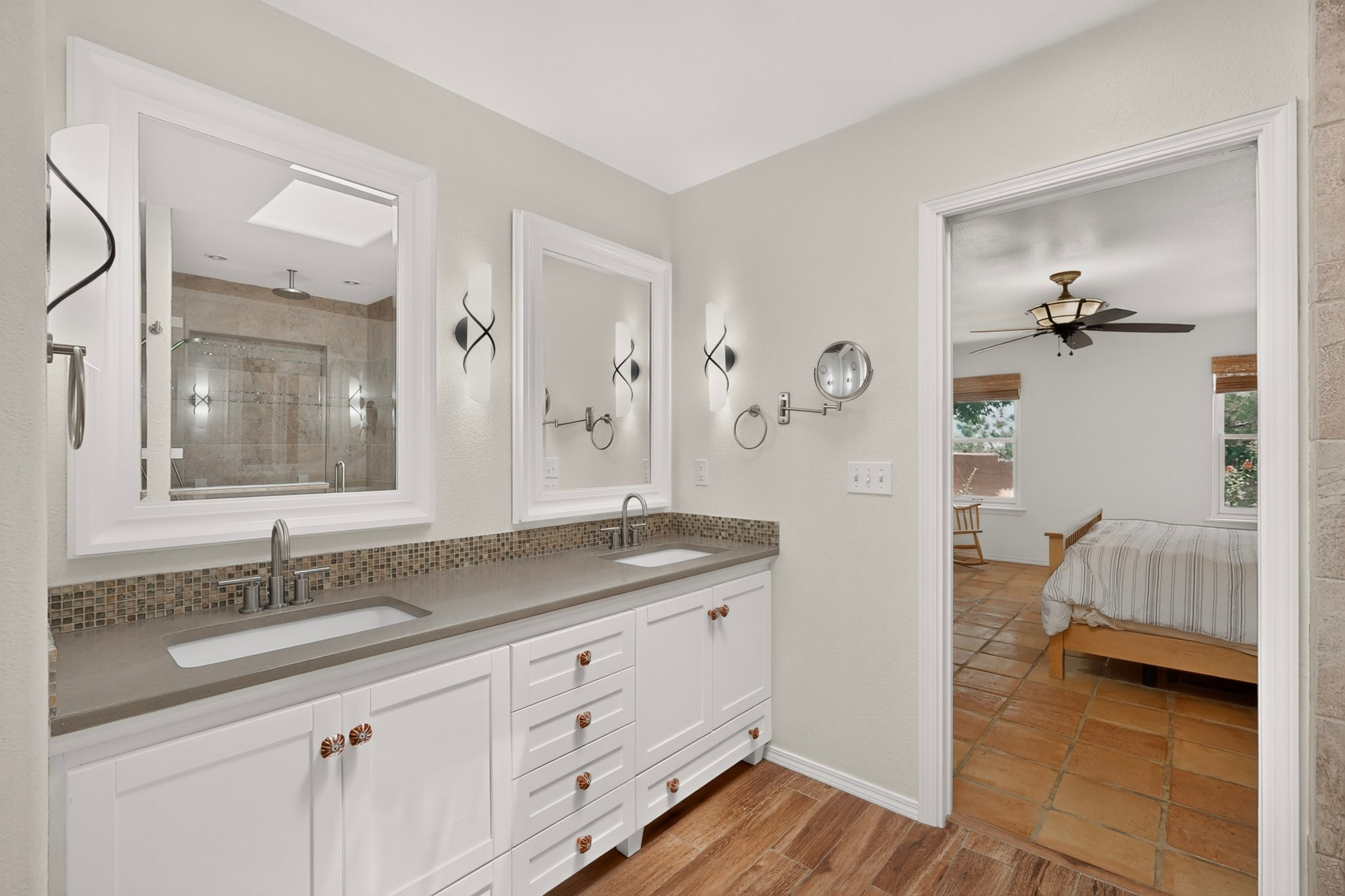 39 Cuesta Road Santa Fe, NM 87508 - Photo 22 of 70 Primary bath