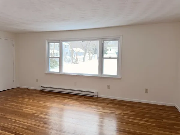 $2,000 | 10 Gothic Avenue, Unit 2, Worcester, MA 01606