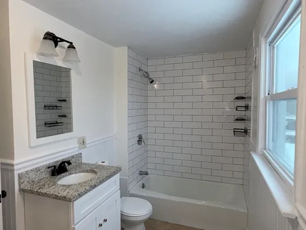 $2,000 | 10 Gothic Avenue, Unit 2, Worcester, MA 01606