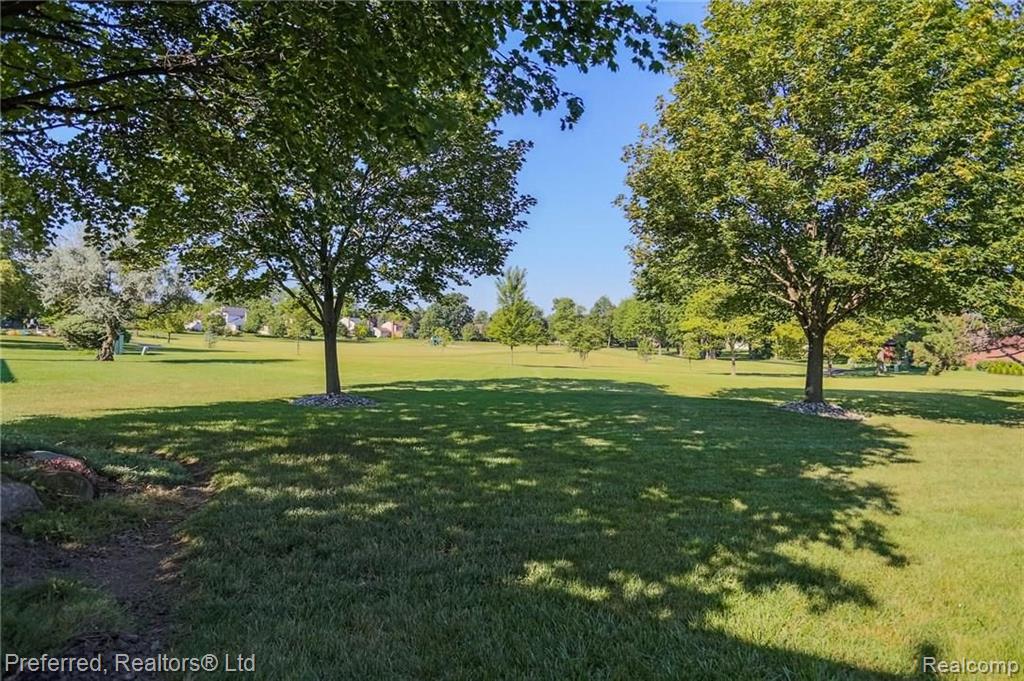 36133 Johnstown Road Farmington Hills, MI 48335 - Photo 44 of 49