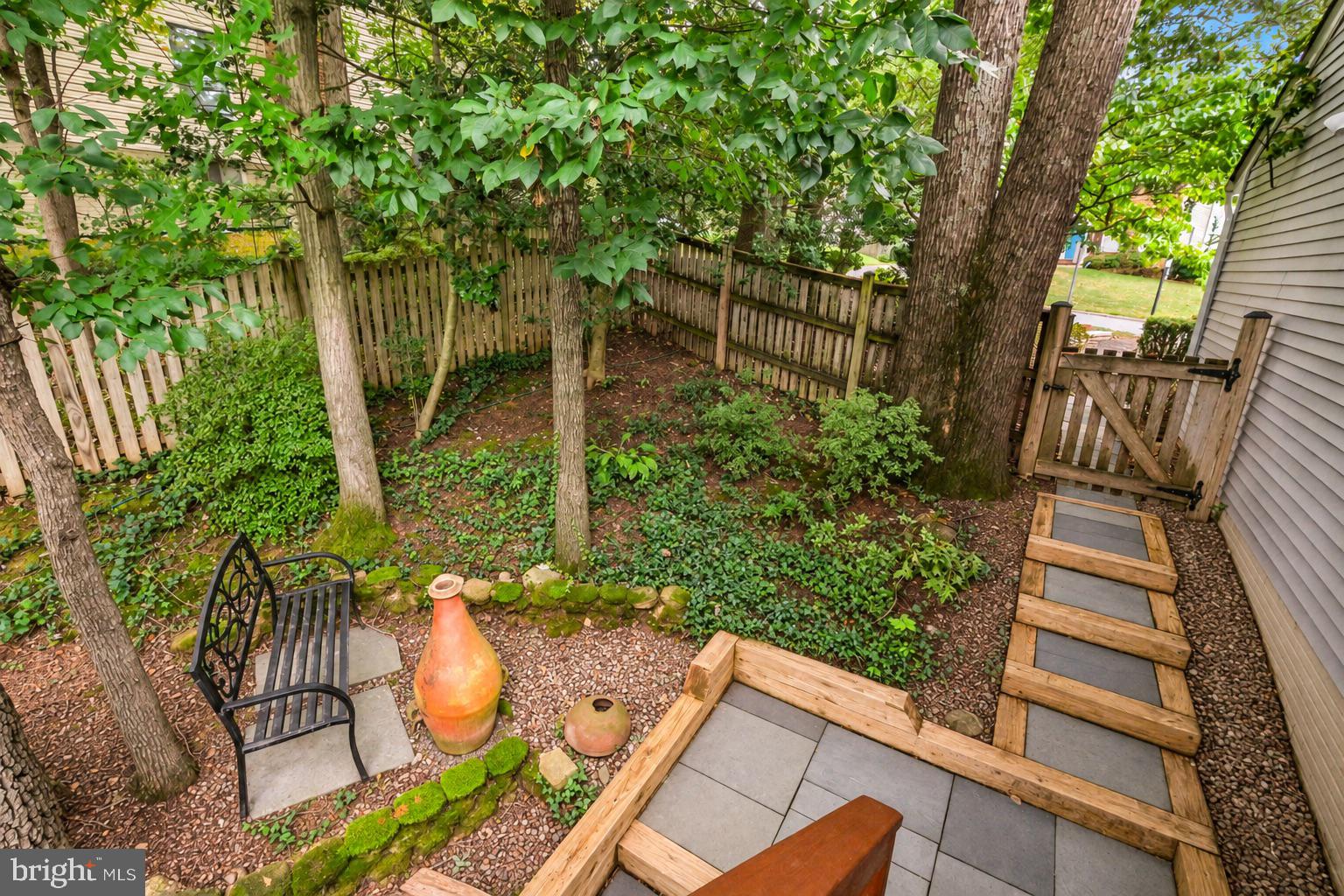 118 Summit Hall Road Gaithersburg, MD 20877 - Photo 36 of 41 Side Yard