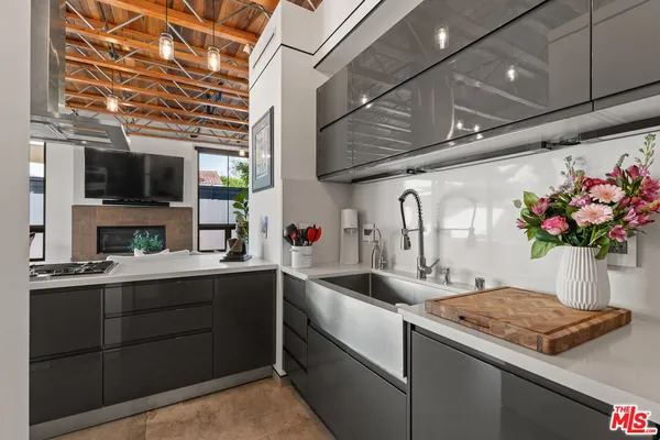 $12,999 | 601 North Crescent Heights Boulevard, Los Angeles, CA 90048