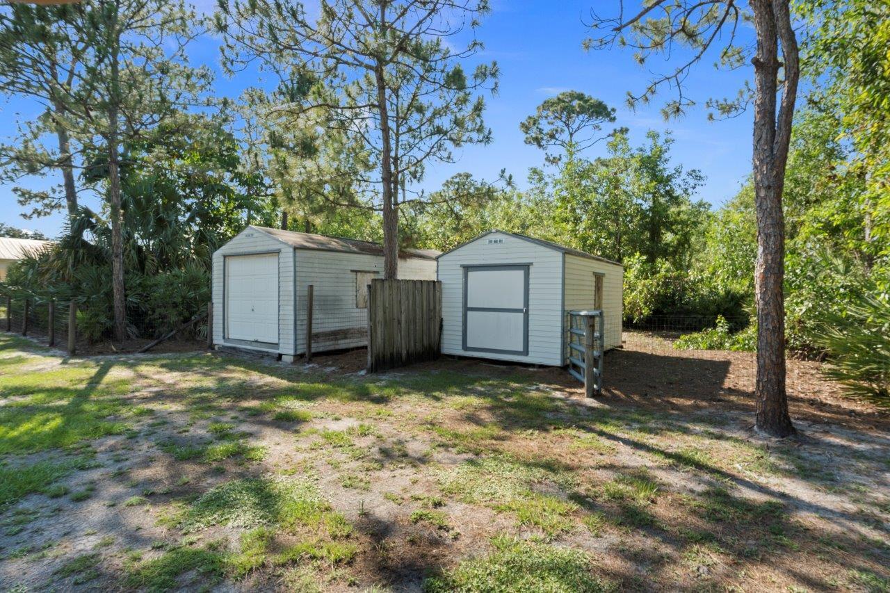 405 Southeast Salerno Road Stuart, FL 34997 - Photo 36 of 48 Backyard