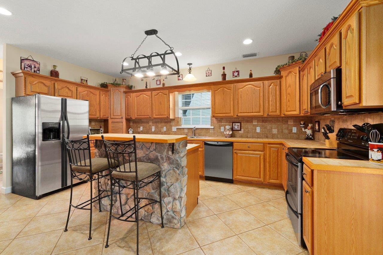 405 Southeast Salerno Road Stuart, FL 34997 - Photo 6 of 48 Kitchen