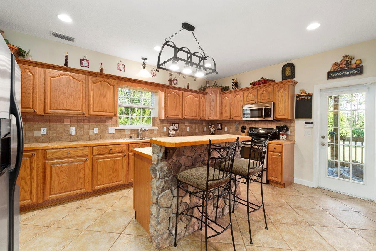 405 Southeast Salerno Road Stuart, FL 34997 - Photo 7 of 48 Kitchen
