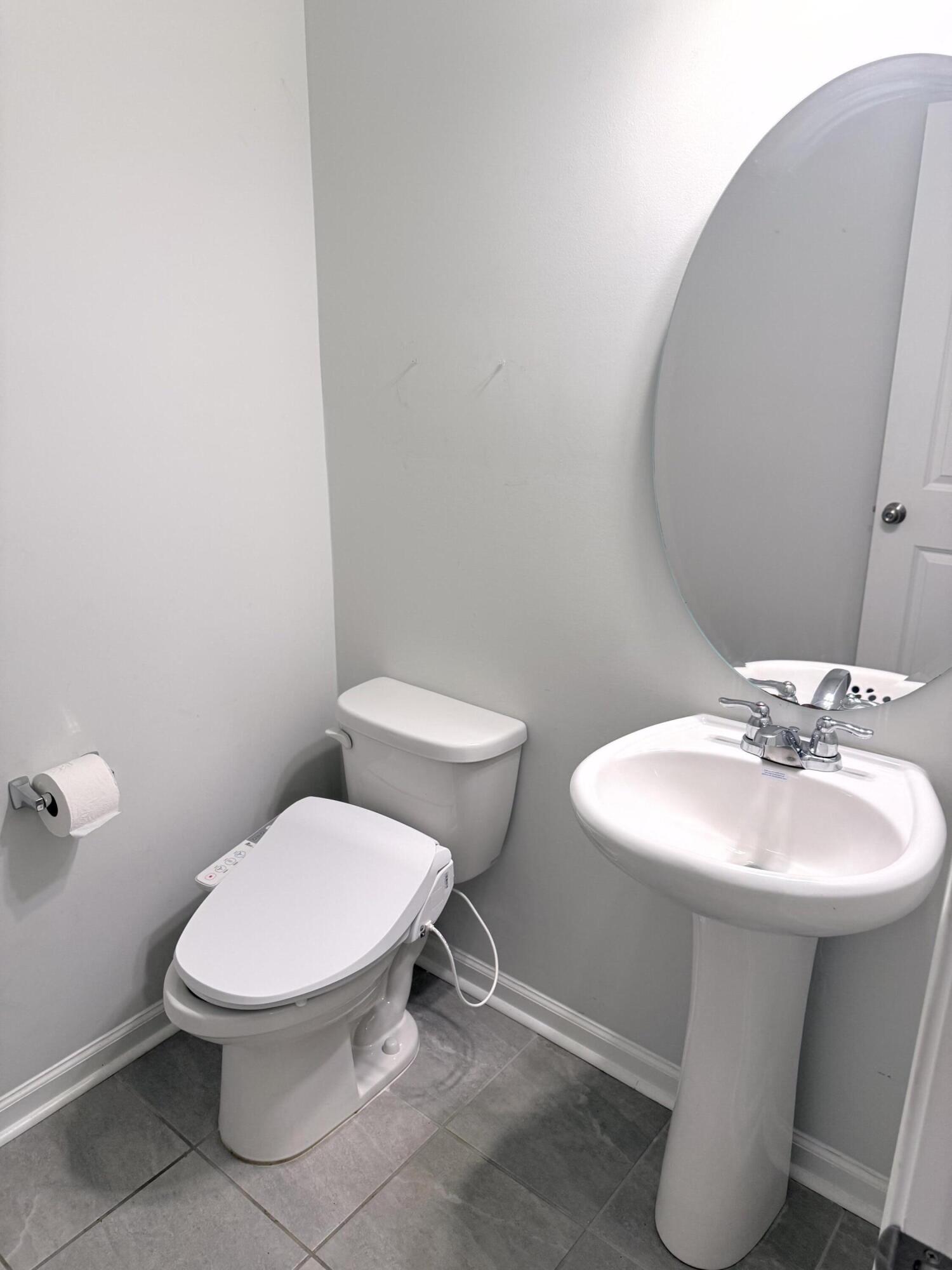 231 Hayworth Road Summerville, SC 29486 - Photo 12 of 33 Powder room