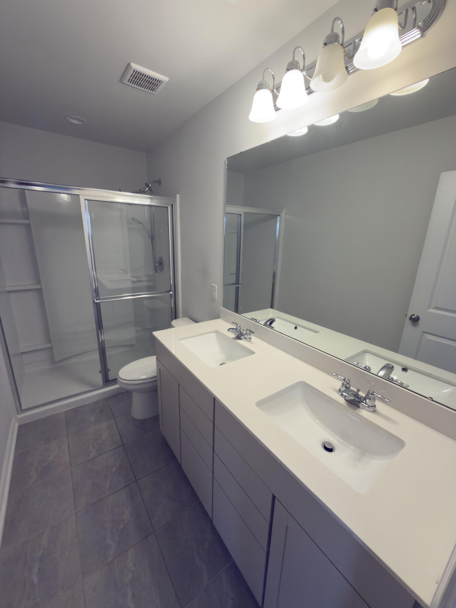 231 Hayworth Road Summerville, SC 29486 - Photo 22 of 33 Primary Bathroom