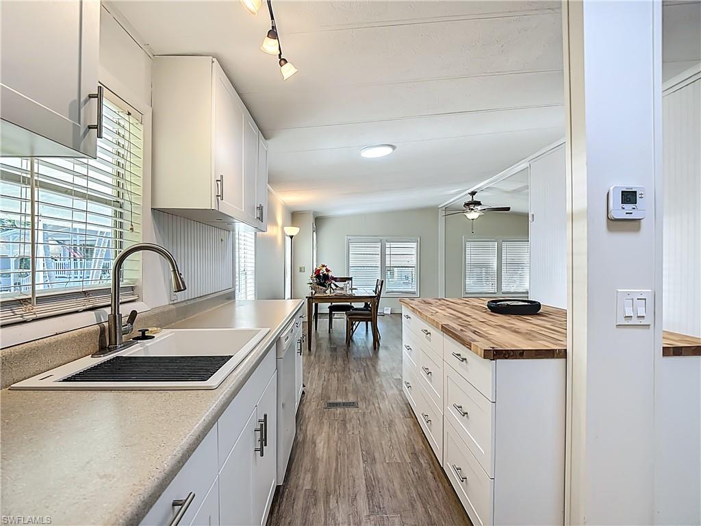 9 Moorhead Manor, Unit 9 Naples, FL 34112 - Photo 6 of 15