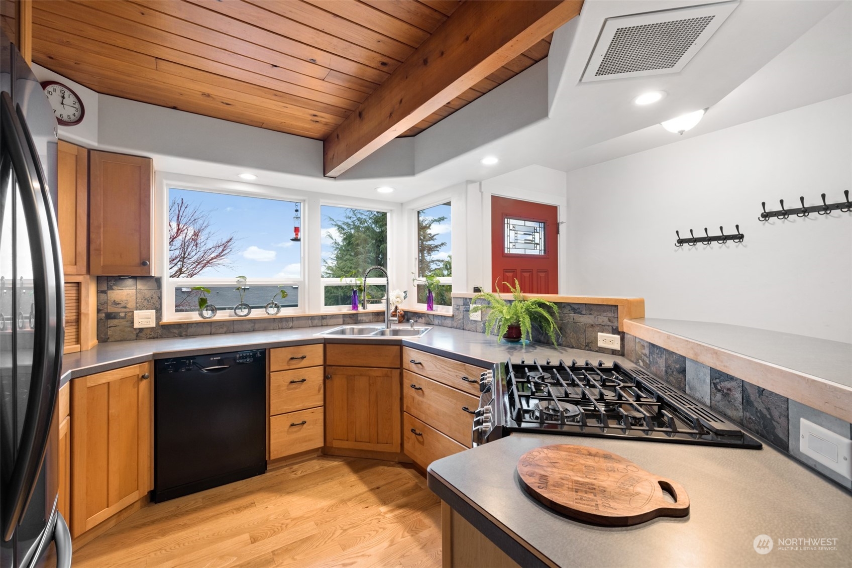 405 Eunice Street Sequim, WA 98382 - Photo 6 of 40