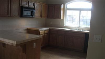 939 Perkins Road Madera, CA 93637 - Photo 2 of 5 Kitchen