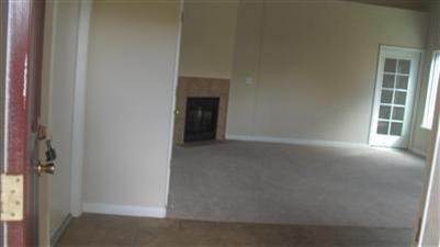 939 Perkins Road Madera, CA 93637 - Photo 3 of 5 Living Room Family Room