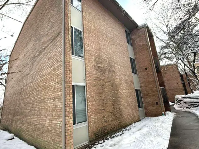 $1,900 | 5900 Forest View Road, Unit 1A, Lisle, IL 60532