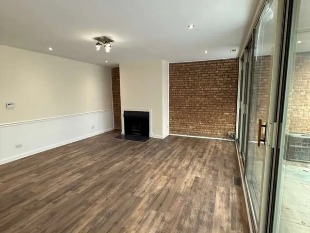 $1,900 | 5900 Forest View Road, Unit 1A, Lisle, IL 60532