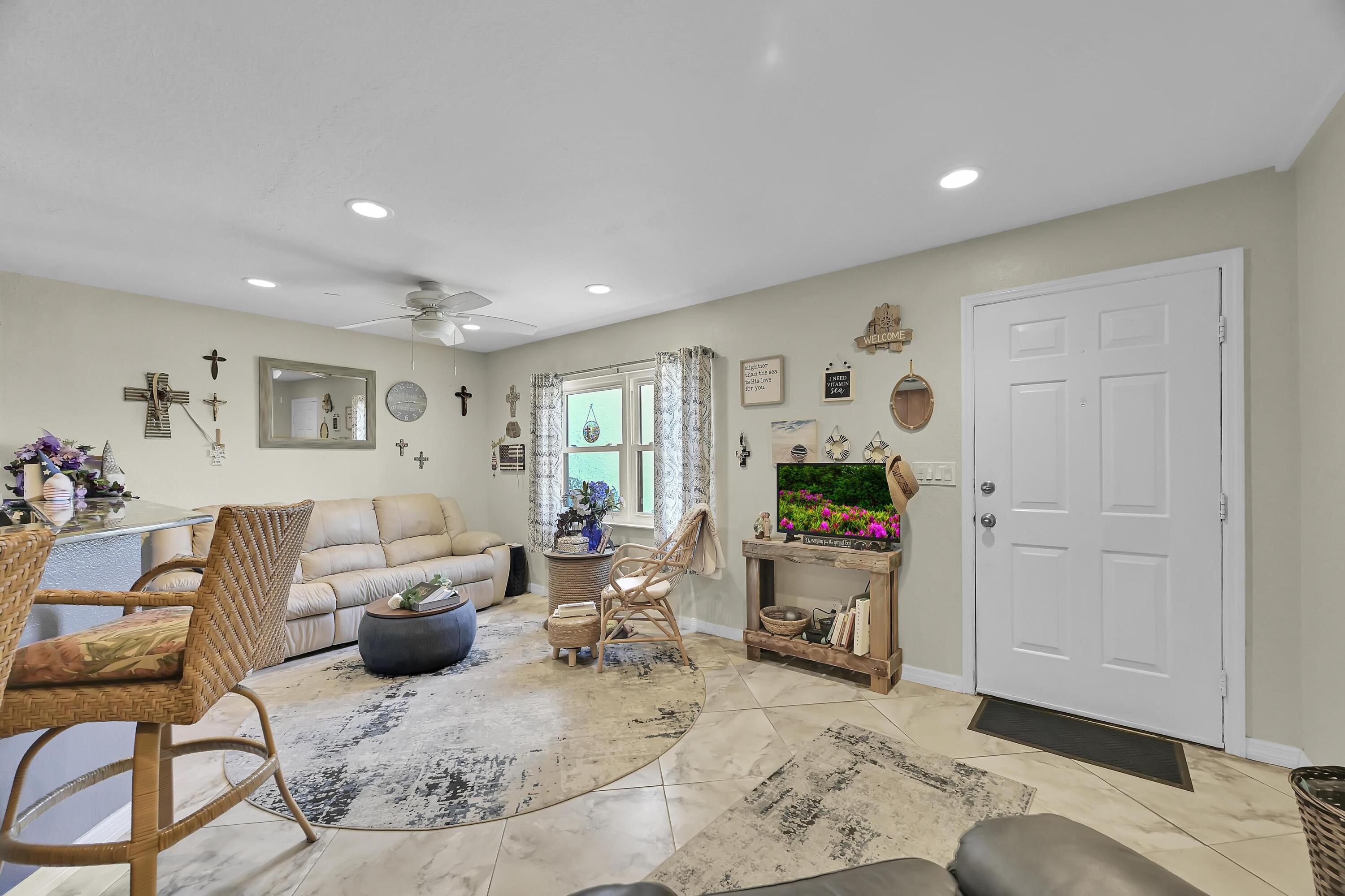 6002 Indrio Road, Unit K2 Fort Pierce, FL 34951 - Photo 17 of 24 Living
