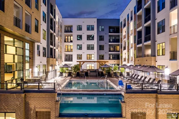 $2,551 | 101 West Morehead Street, Unit B1, Charlotte, NC 28202