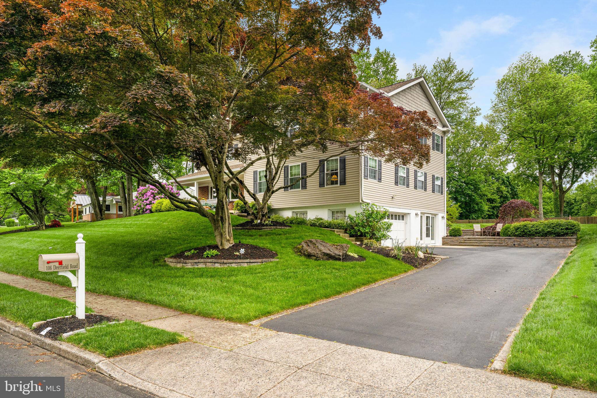 106 Deerfield Road Broomall, PA 19008 - Photo 2 of 35 5Bed+ and 4.5Bath on 1/2+ acre