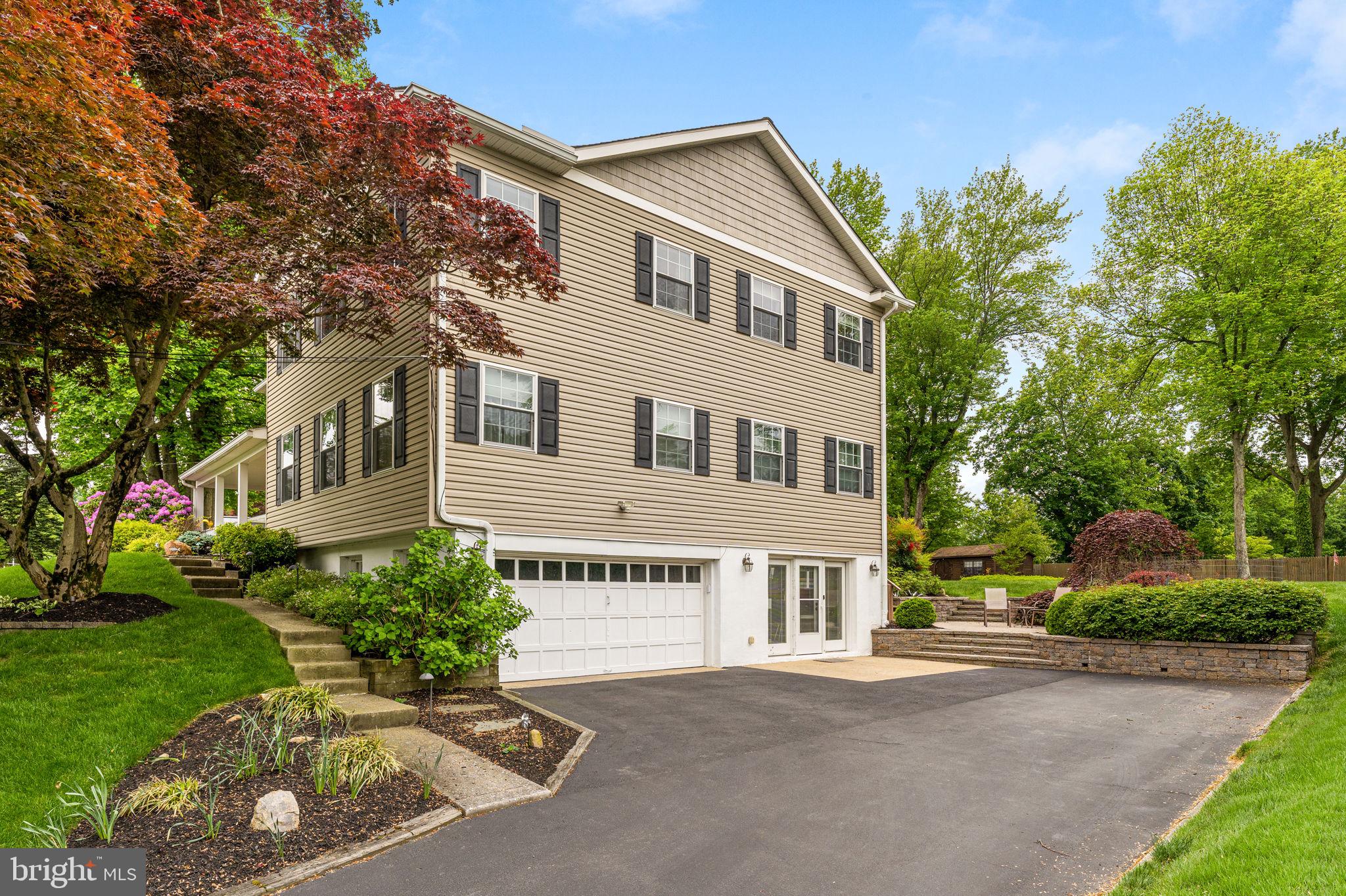 106 Deerfield Road Broomall, PA 19008 - Photo 3 of 35 Walk-out basement & off street parking