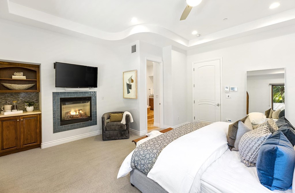 242 Date Avenue Carlsbad, CA 92008 - Photo 40 of 70