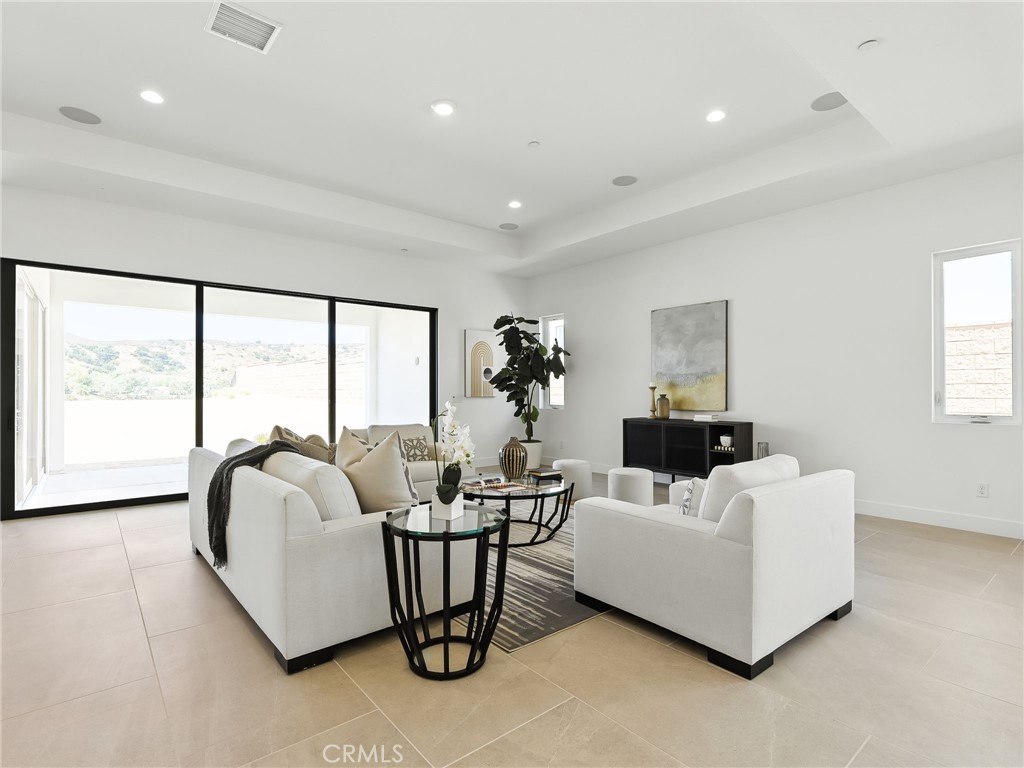 11925 Red Hawk Lane Porter Ranch, CA 91326 - Photo 11 of 33 Family Room: Silverado Coastal Contemporary - Ridge Collection at Bella Vista - Homesite 58
