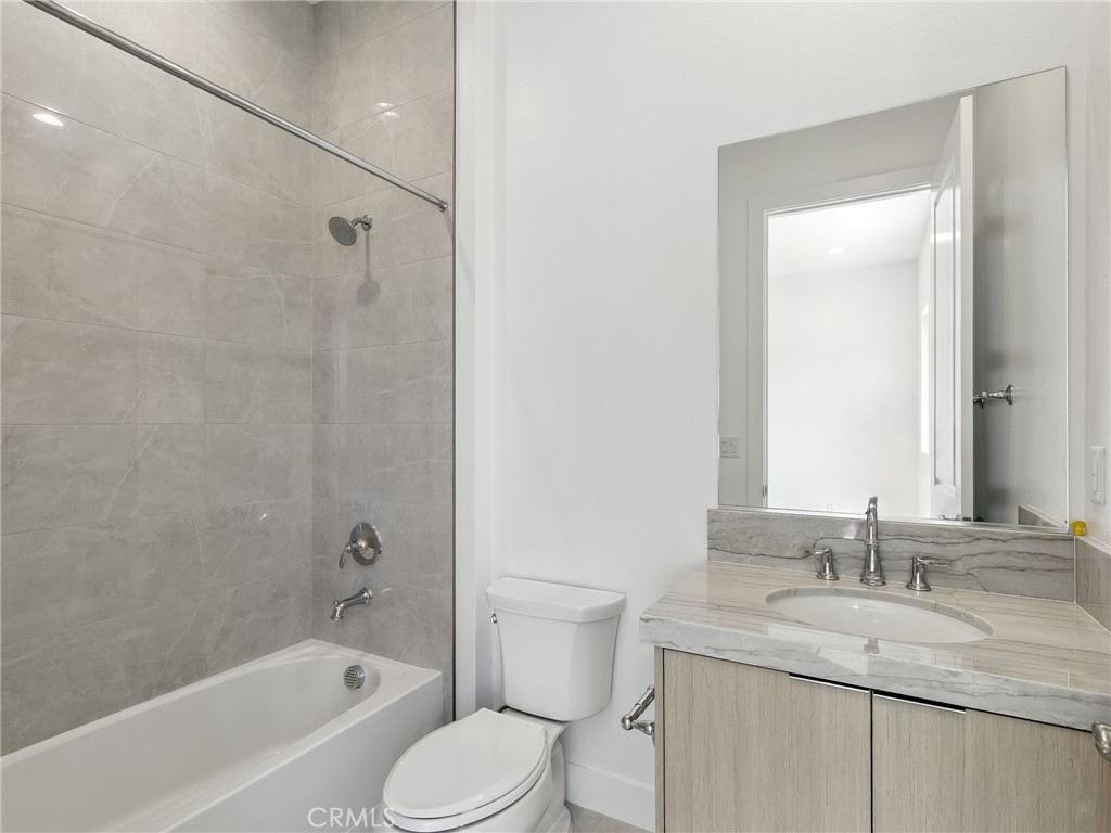 11925 Red Hawk Lane Porter Ranch, CA 91326 - Photo 26 of 33 Secondary Bathroom: Silverado Coastal Contemporary - Ridge Collection at Bella Vista - Homesite 58