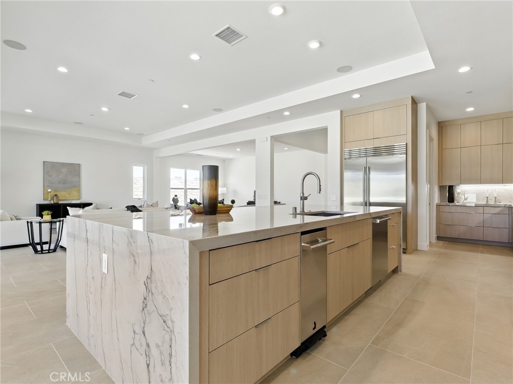 11925 Red Hawk Lane Porter Ranch, CA 91326 - Photo 5 of 33 Kitchen: Silverado Coastal Contemporary - Ridge Collection at Bella Vista - Homesite 58