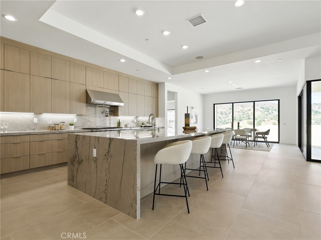 11925 Red Hawk Lane Porter Ranch, CA 91326 - Photo 7 of 33 Kitchen: Silverado Coastal Contemporary - Ridge Collection at Bella Vista - Homesite 58