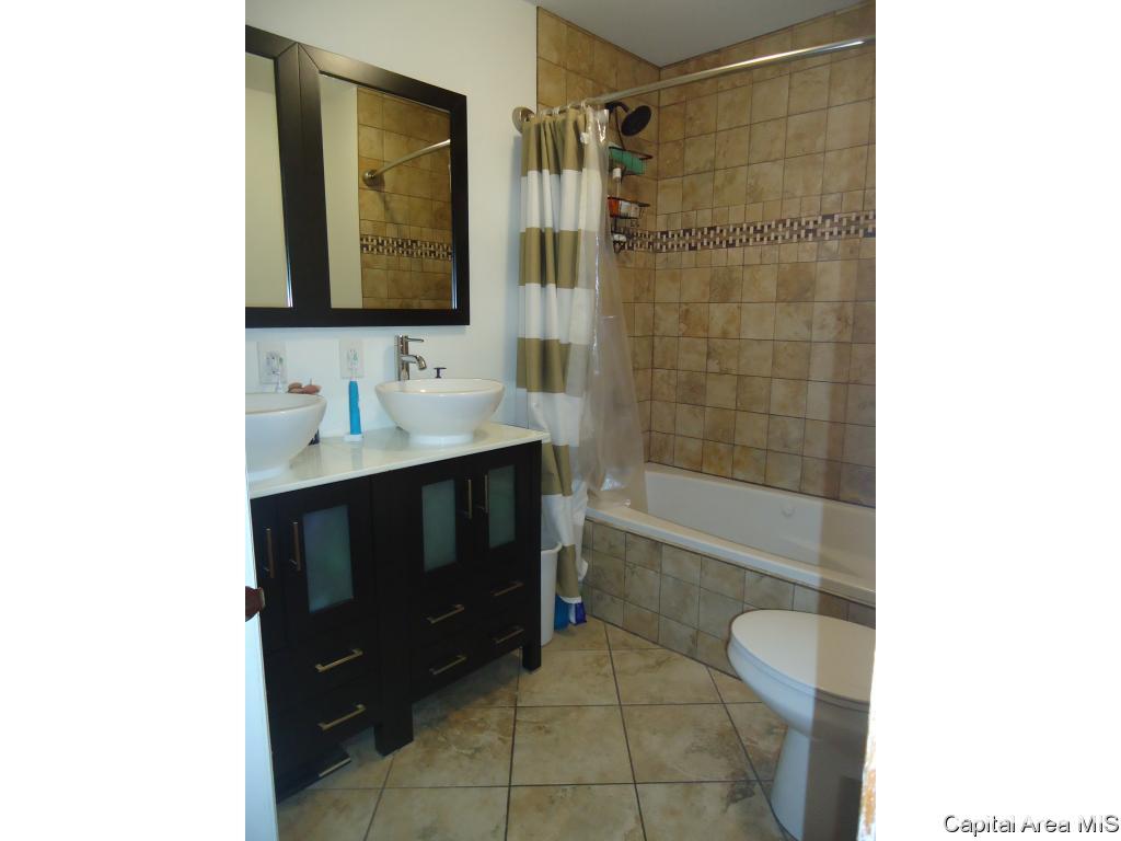 361 East Springfield Street Virginia, IL 62691 - Photo 9 of 12