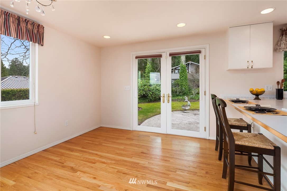 8714 Talbot Road Edmonds, WA 98026 - Photo 11 of 25