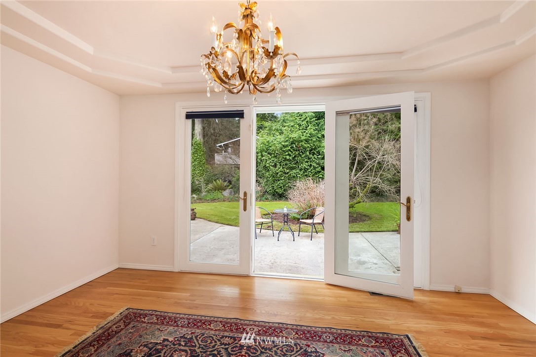 8714 Talbot Road Edmonds, WA 98026 - Photo 14 of 25