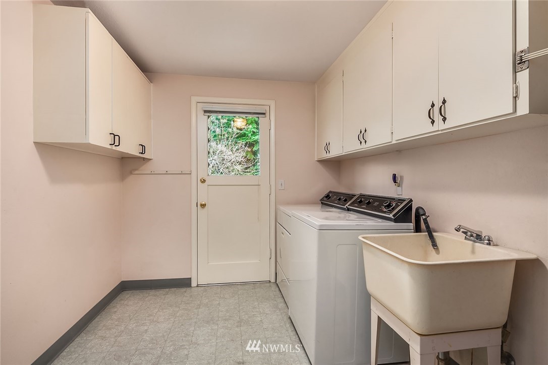 8714 Talbot Road Edmonds, WA 98026 - Photo 21 of 25