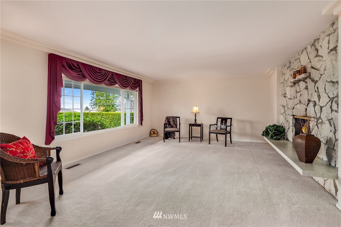 8714 Talbot Road Edmonds, WA 98026 - Photo 4 of 25