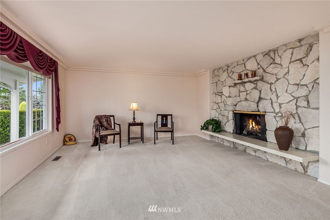 8714 Talbot Road Edmonds, WA 98026 - Photo 5 of 25