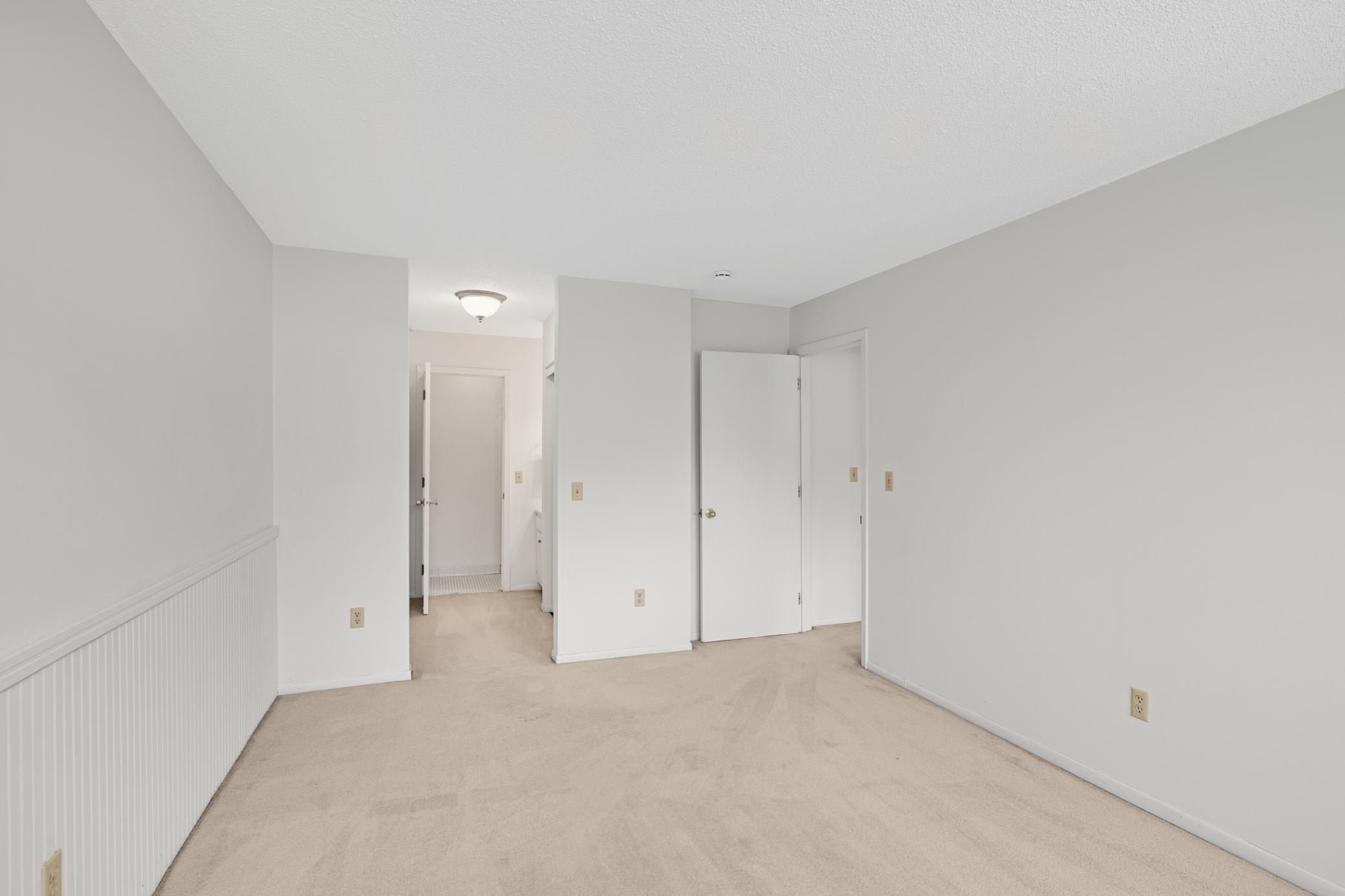 8944 Neill Lake Road, Unit 142B Eden Prairie, MN 55347 - Photo 13 of 37