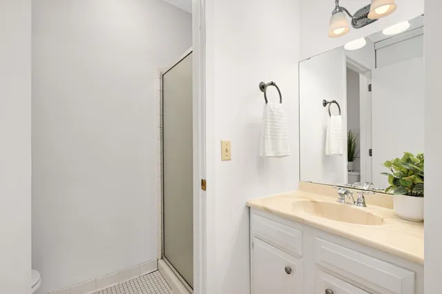 $149,000 | 8944 Neill Lake Road, Unit 142B, Eden Prairie, MN 55347