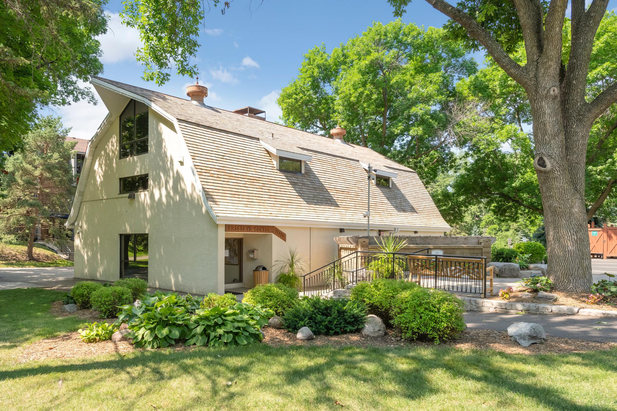 8944 Neill Lake Road, Unit 142B Eden Prairie, MN 55347 - Photo 24 of 37