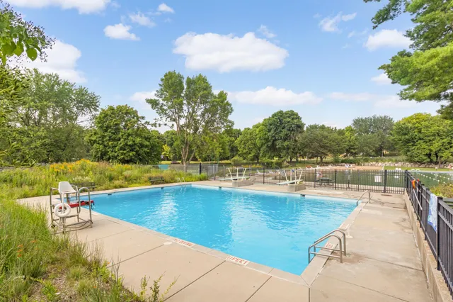 $149,000 | 8944 Neill Lake Road, Unit 142B, Eden Prairie, MN 55347