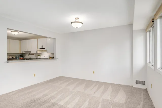 $149,000 | 8944 Neill Lake Road, Unit 142B, Eden Prairie, MN 55347